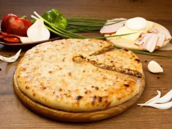 Осетинский пирог «Осетинский пирог с мясом (острый)» — заказать с доставкой в Москве, пекарня «Цыт»